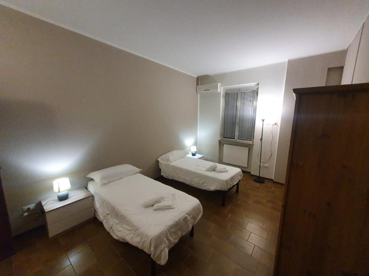 Casa Tommaso Apartment เปียเชนซา ภายนอก รูปภาพ