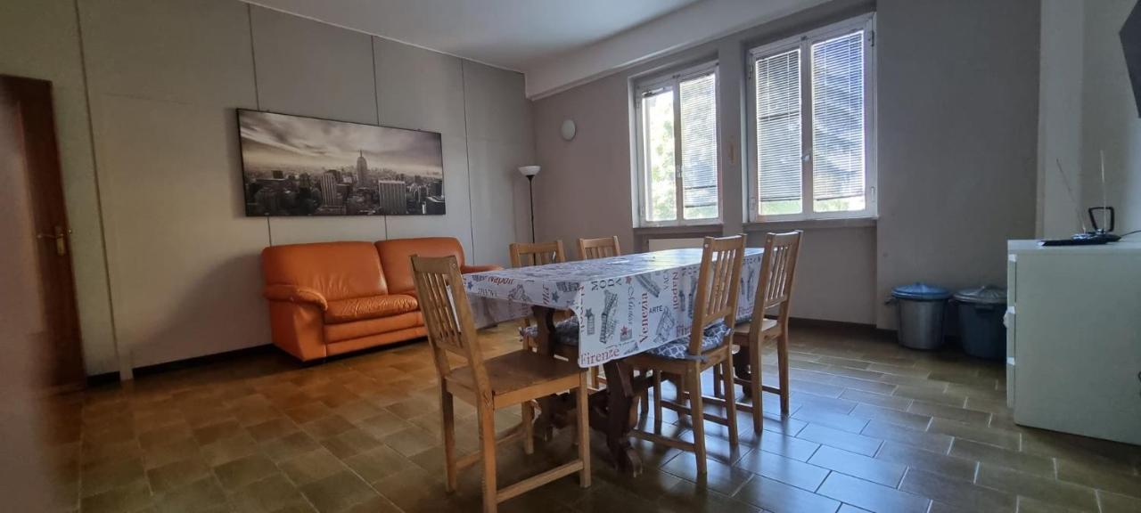 Casa Tommaso Apartment เปียเชนซา ภายนอก รูปภาพ